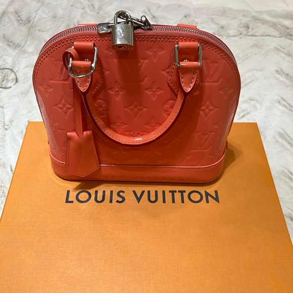 Louis Vuitton Alma BB in rare color - Picture 3 of 13